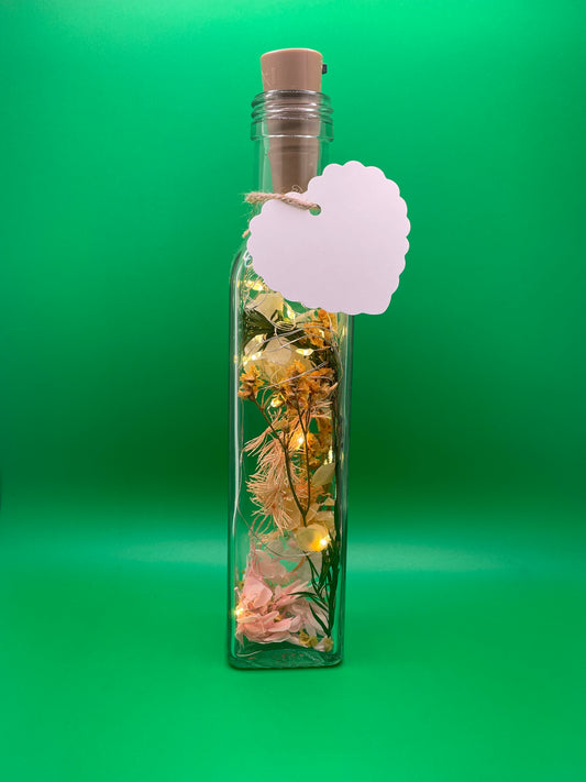 Das Geschenk für Freunde | Unser Flaschenlicht mit Trockenblumen im Glas | Personalisierte Geschenke - Flowerbottles